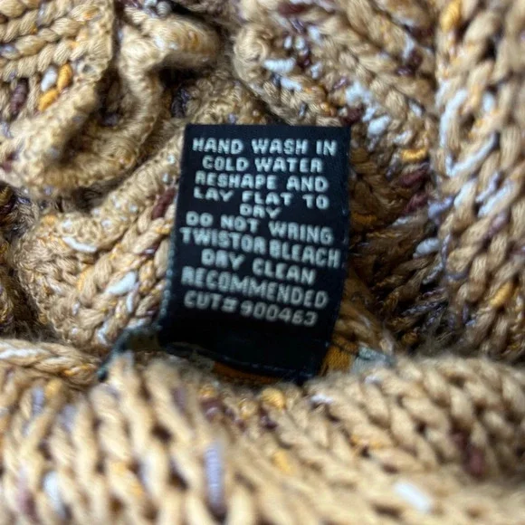 Vintage Cardigan Sweater BCBG MaxAzria • Wood Buttons - Picture 7 of 7